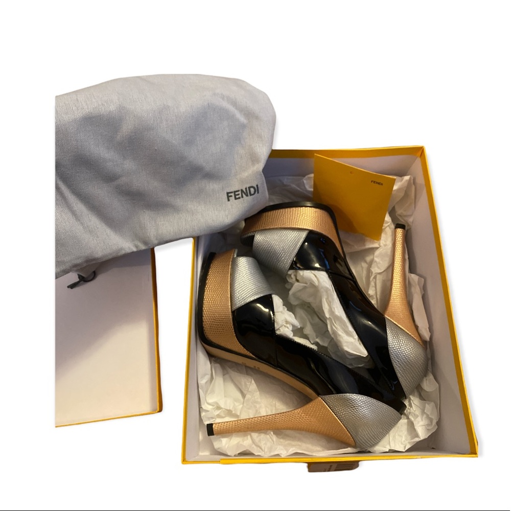 🔥 Fendi high heel shoes size 39